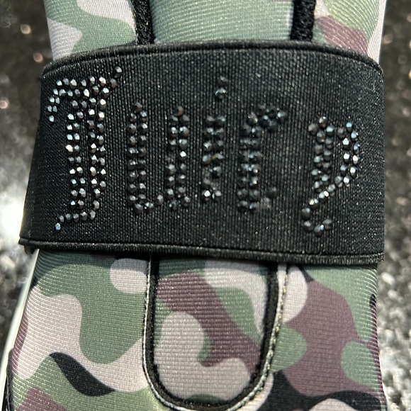 NEW WITHOUT TAGS! JUICY COUTURE CAMO RUNNERS 👟 - Picture 4 of 7
